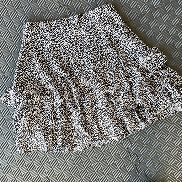 Mk skirt - Picture 2 of 3